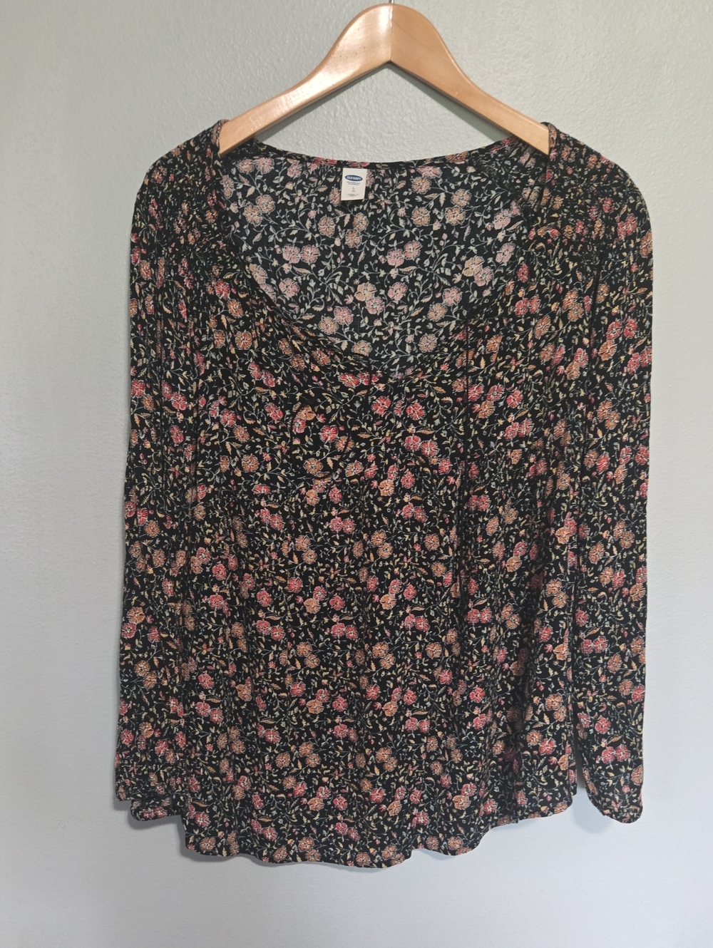 Old Navy Floral Long-Sleeve Scoop Neck Top -Black with Pink Floral In Size L - Picture 2 of 6